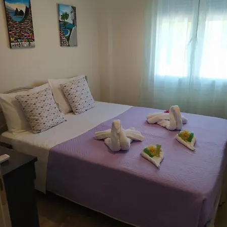 Lucy's House Lägenhet *