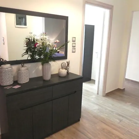 Lägenhet Lucy's House *