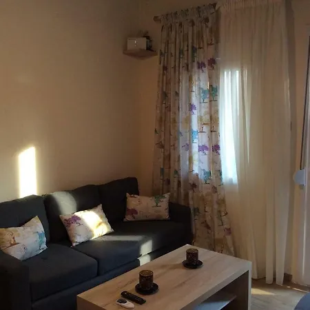 Διαμέρισμα Lucy's House *