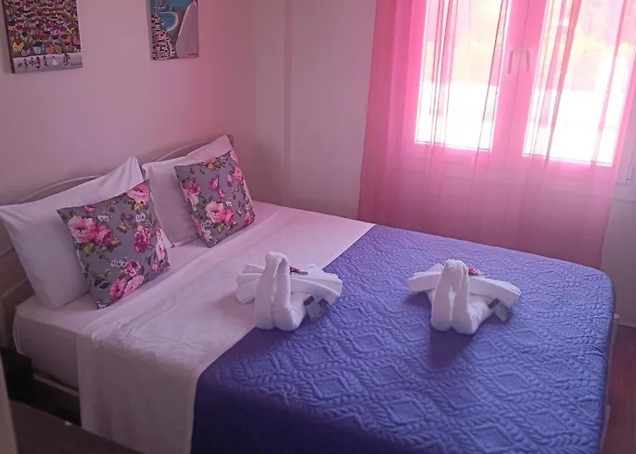 Lucy's House * Λιμένας